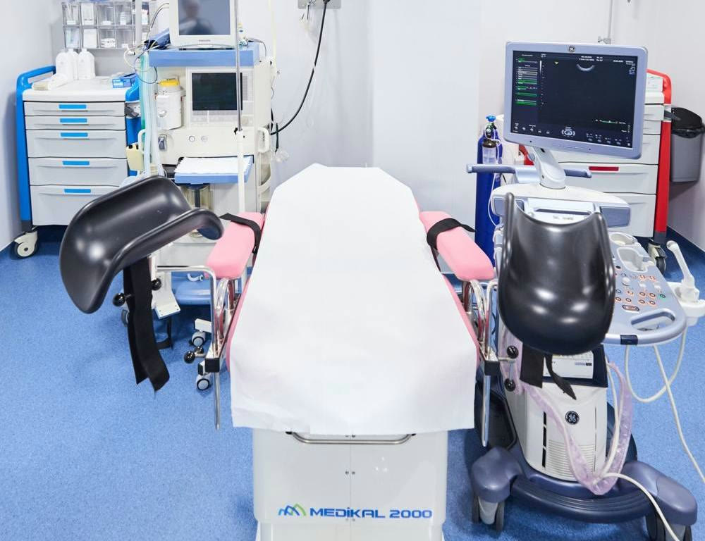 The procedure room at SAGA Clinic used for egg collection and embryo transfer